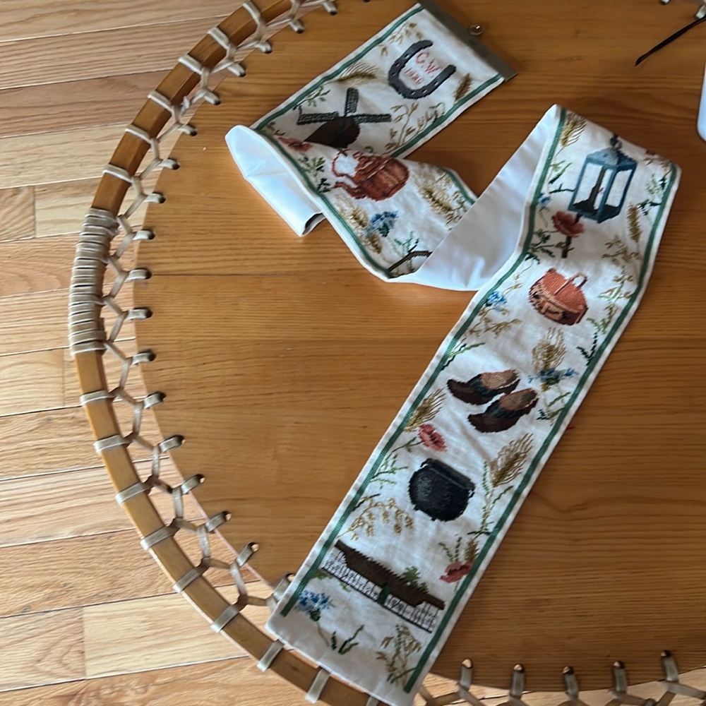 Long embroidered decorative kitchen accent